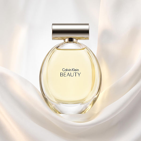 Calvin Klein Beauty by Calvin Klein, Eau De Parfum Spray 3.3 oz, image 3 of 4